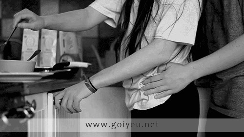 Nếu nhà chỉ còn một chén cháo, anh sẽ đút cho em chứ 1 neu-nha-chi-con-mot-chen-chao-anh-se-dut-cho-em-chu